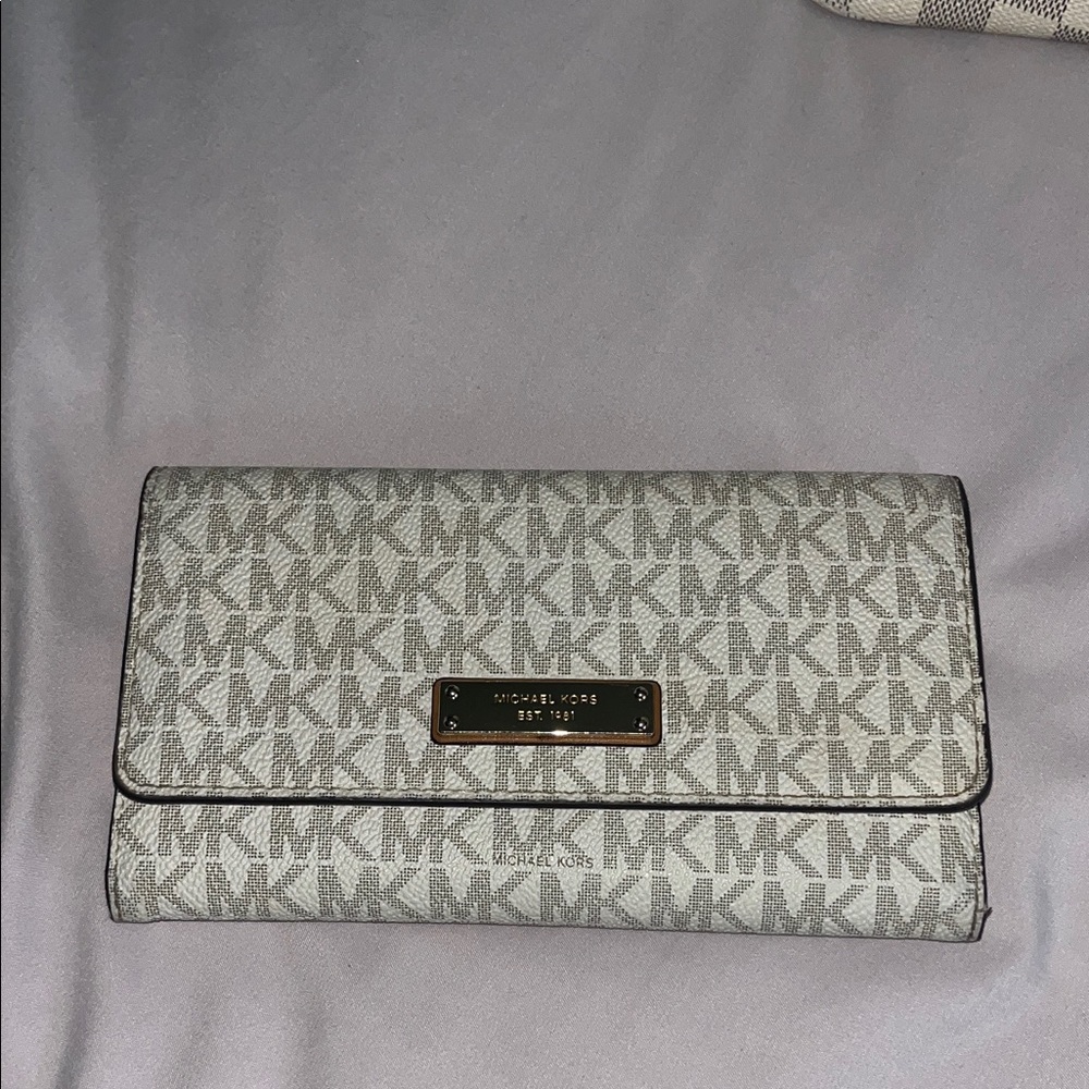 Michael Kors Gray Signature Continental Wallet with Logo Plate